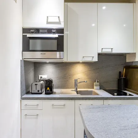 The Charming Rue Cler Apartment Paris Room photo