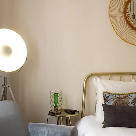 The Charming Rue Cler Apartment Paris Room photo