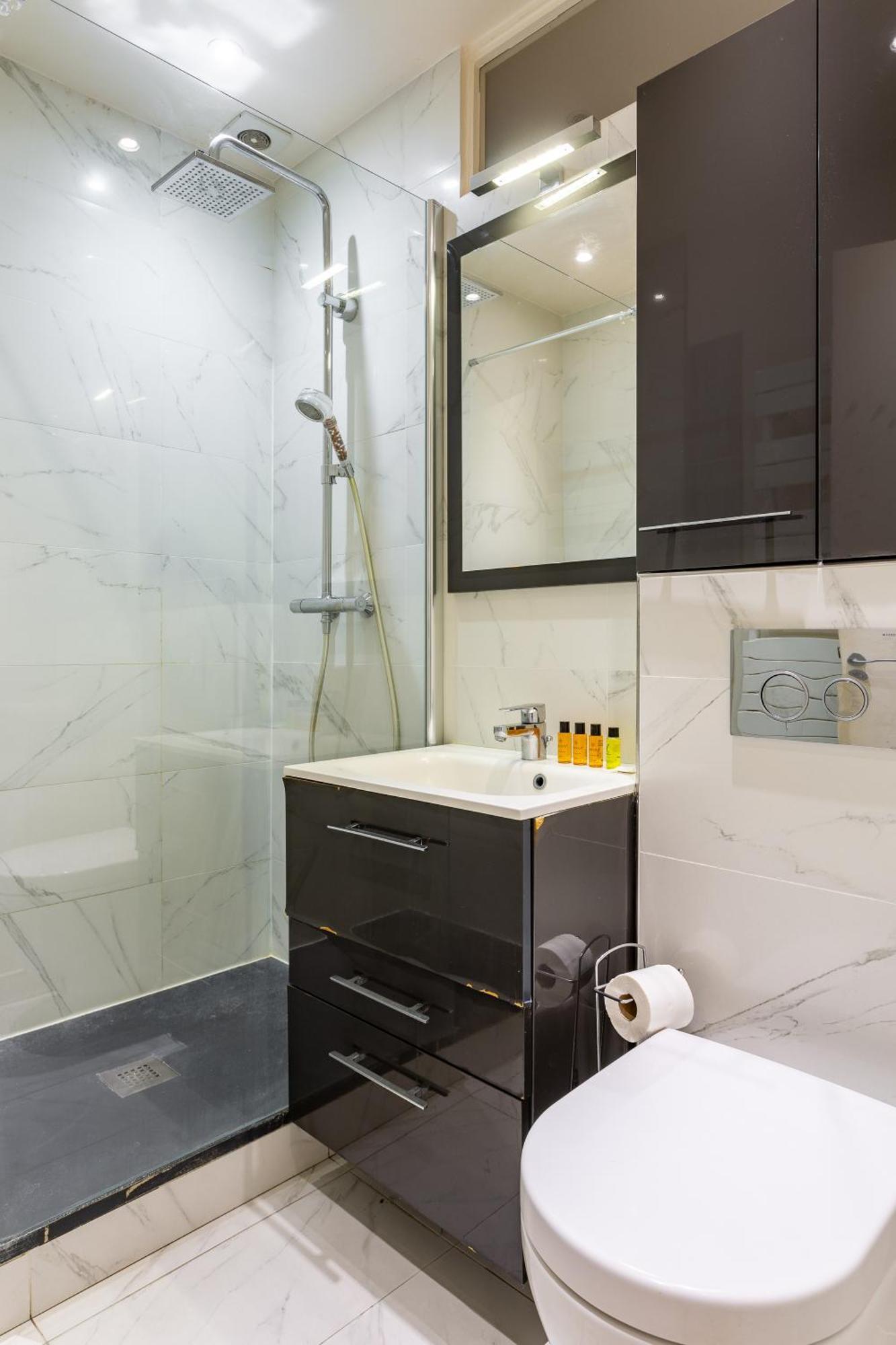 The Charming Rue Cler Apartamento